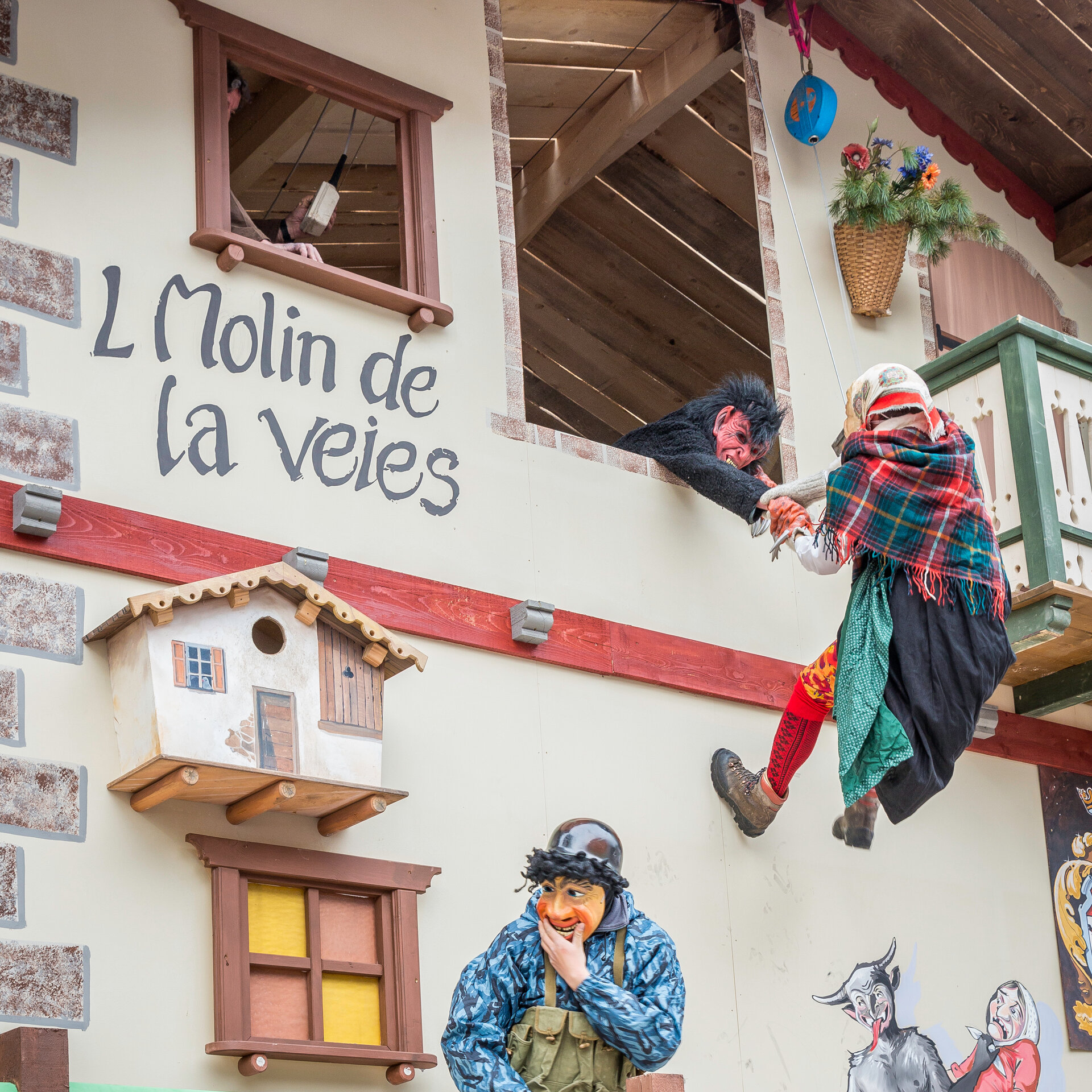 Particolare del Molin de la Veies del Carnevale Ladino in Val di Fassa | © Patricia Ramirez  - Archivio Immagini ApT Val di Fassa