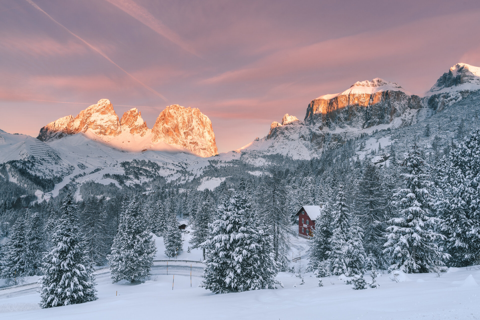 Panorama invernale con vista del Sass Pordoi e del Sassolungo | © Patricia Ramirez - Archivio Immagini ApT Val di Fassa
