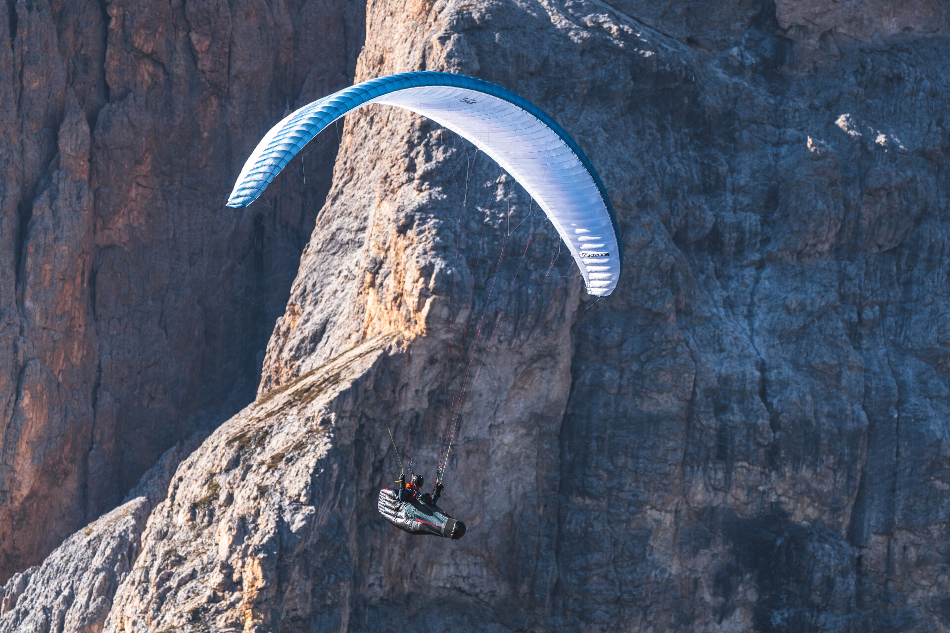 Parapendio in Val di Fassa | © Patricia Ramirez - Archivio Immagini ApT Val di Fassa