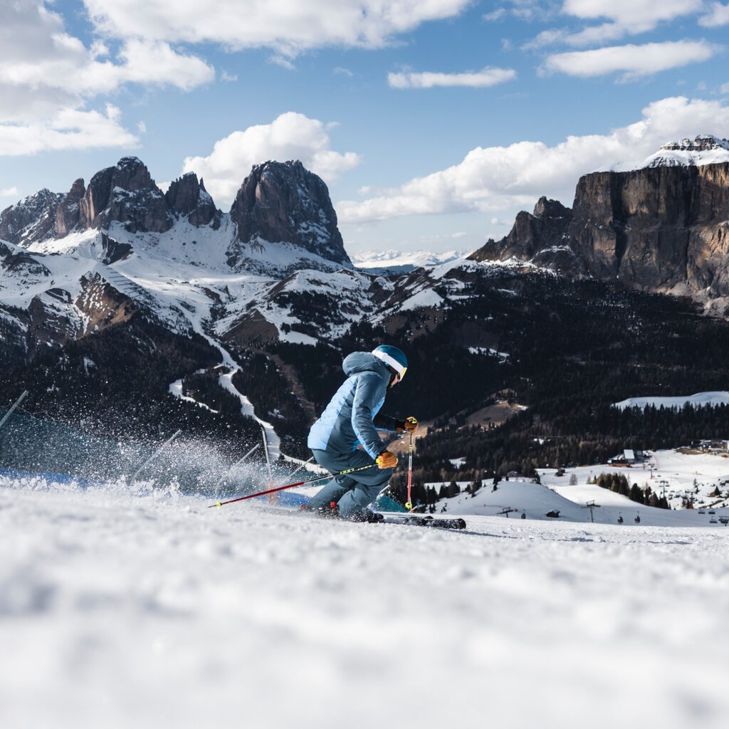Sciatore sulla pista nera Diego al Belvedere di Canazei | © Archivio Immagini ApT Val di Fassa - Federico Modica